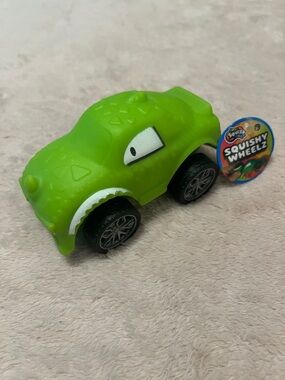 Irre-squish-ible Squishy Wheelz Green